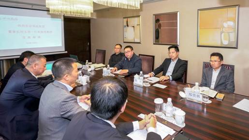 clip_image004.jpg _CLT6895_1