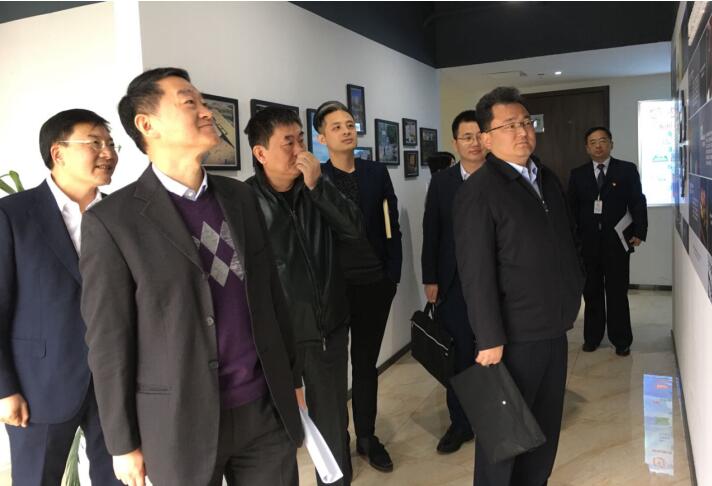 ���ŵ�ί��ǡ����³��ζ��ʶӵ�����������ó����