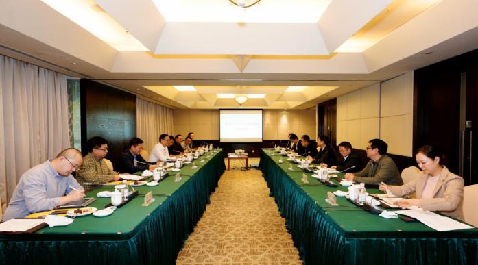 ���ŵ�ί��ǡ����³��ζ�����������������Ŷ��³��ǲ�־һ��