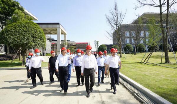 ·ÜÕ½27Ìì ÕùÈ¡¡°Ò»ºÅ¹¤³Ì¡±½¨ÉèÊ×ʤ ¡ª¡ªÁ¢¼´²©¼¯ÍÅÏÖ³¡µ÷Ñж½µ¼½ðÅ£±ö¹Ý¸Ä£¨À©£©½¨¹¤³Ì²à¼Ç