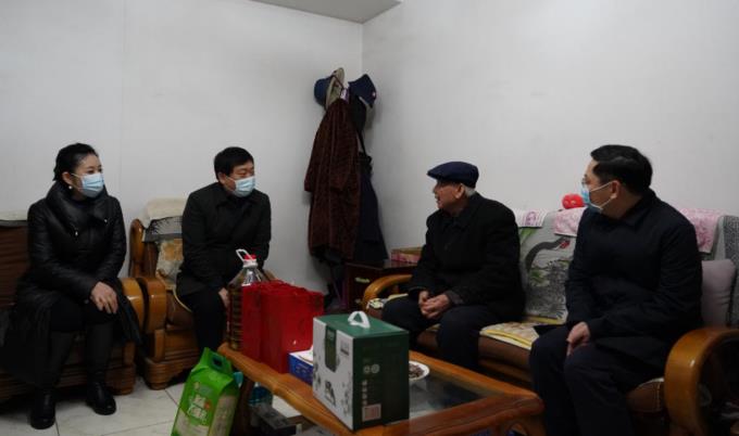 ʡ����ί��ίίԱ�������������Ĵ���ǰϦ�����߷�ο�������������ϵ�Ա