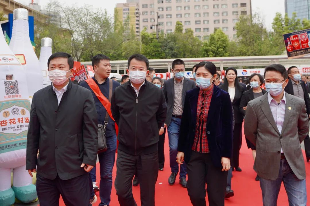 ½õ½Óë×ܸ®Í¬Ê±ÕÙ¿ª´º¼¾¾ÆÀàÒûÁÏÉÌÎñǢ̸»á