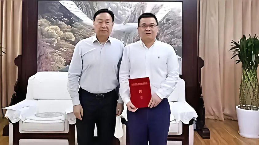 Ê¡Á¢¼´²©¼¯ÍÅÏòµ¼ÊÜÆ¸Ê¡Õþ¸®²ÎÊÂÊÒÌØÔ¼Ñо¿Ô±